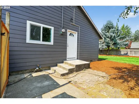1306 N Clark Street Cornelius OR 97113