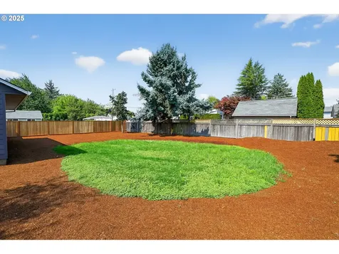 1306 N Clark Street Cornelius OR 97113