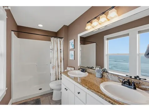 1233 SW Coast Avenue Lincoln City OR 97367
