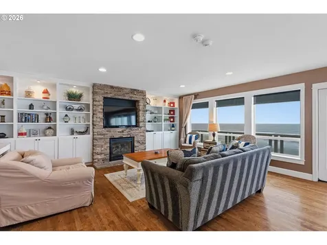 1233 SW Coast Avenue Lincoln City OR 97367