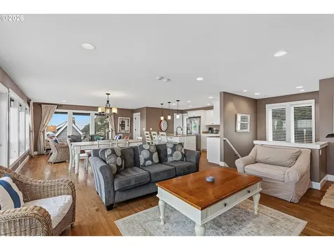 1233 SW Coast Avenue Lincoln City OR 97367