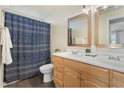 319 NE Hyde Circle Hillsboro OR 97124