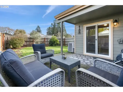 319 NE Hyde Circle Hillsboro OR 97124