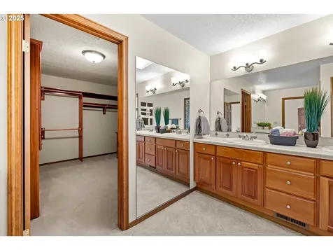 150 SW 68th Avenue Portland OR 97225