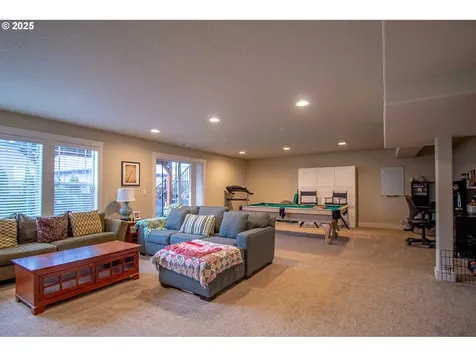 16894 SW Snowdale Street Beaverton OR 97007