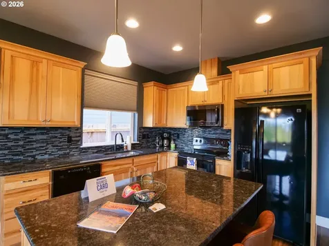 609 NE Megan Drive Estacada OR 97023