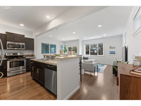 8550 SW Schmidt Loop Portland OR 97224