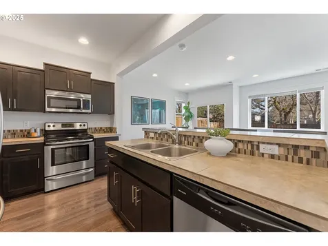 8550 SW Schmidt Loop Portland OR 97224