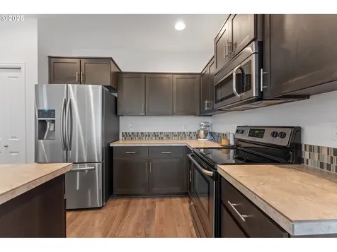8550 SW Schmidt Loop Portland OR 97224