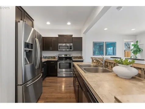 8550 SW Schmidt Loop Portland OR 97224
