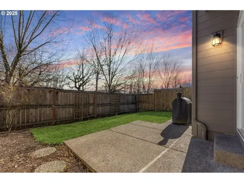 8550 SW Schmidt Loop Portland OR 97224