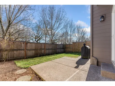 8550 SW Schmidt Loop Portland OR 97224