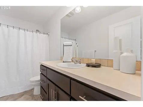 8550 SW Schmidt Loop Portland OR 97224