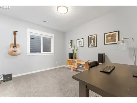 8550 SW Schmidt Loop Portland OR 97224