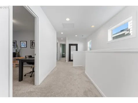 8550 SW Schmidt Loop Portland OR 97224