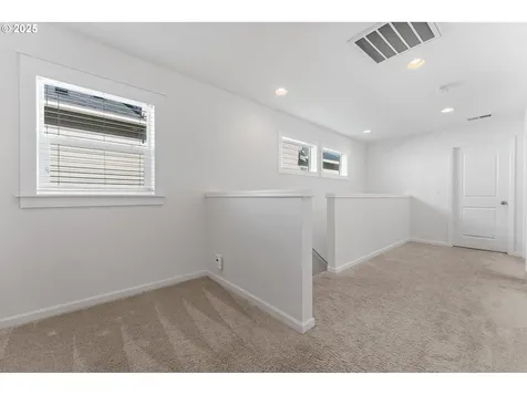 8550 SW Schmidt Loop Portland OR 97224