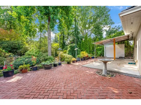 16532 SE Main Street Portland OR 97233