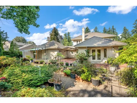 16532 SE Main Street Portland OR 97233