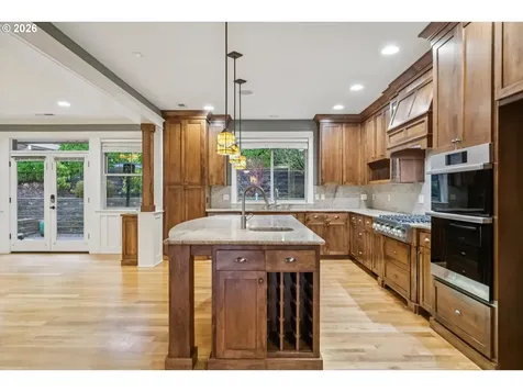 10137 SW Lancaster Road Portland OR 97219