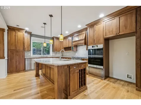 10137 SW Lancaster Road Portland OR 97219