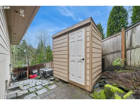 10137 SW Lancaster Road Portland OR 97219