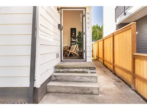 2407 N Rosa Parks Way Portland OR 97217