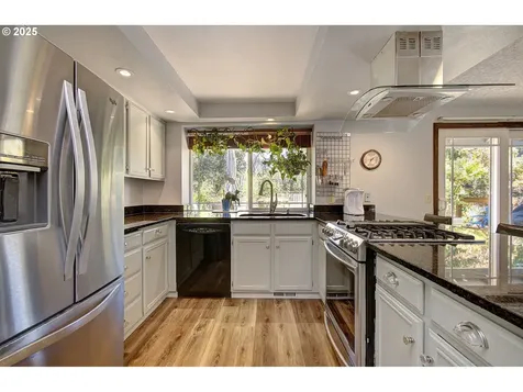 9211 NW 17th Avenue Vancouver WA 98665