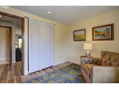 9211 NW 17th Avenue Vancouver WA 98665