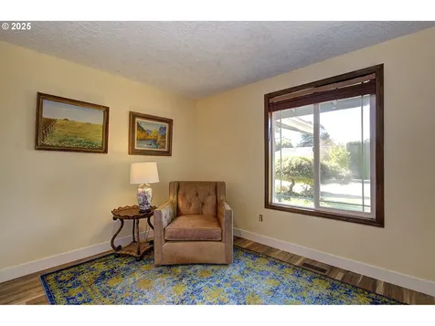 9211 NW 17th Avenue Vancouver WA 98665