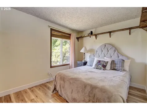 9211 NW 17th Avenue Vancouver WA 98665