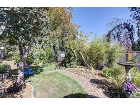 9211 NW 17th Avenue Vancouver WA 98665
