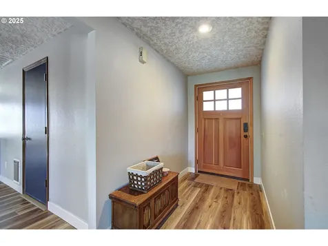 9211 NW 17th Avenue Vancouver WA 98665