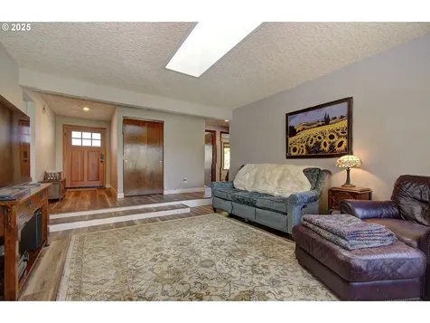 9211 NW 17th Avenue Vancouver WA 98665