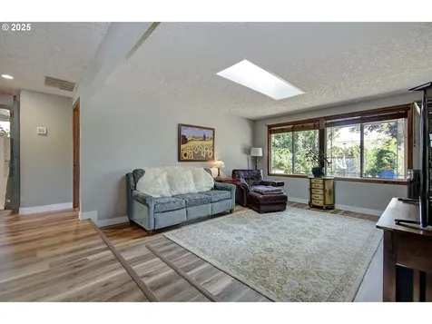 9211 NW 17th Avenue Vancouver WA 98665