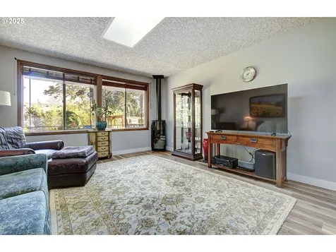 9211 NW 17th Avenue Vancouver WA 98665