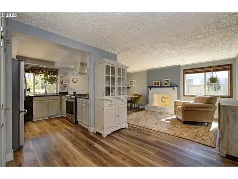 9211 NW 17th Avenue Vancouver WA 98665