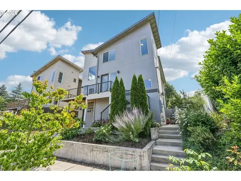 1336 NE Holland Street Portland OR 97211