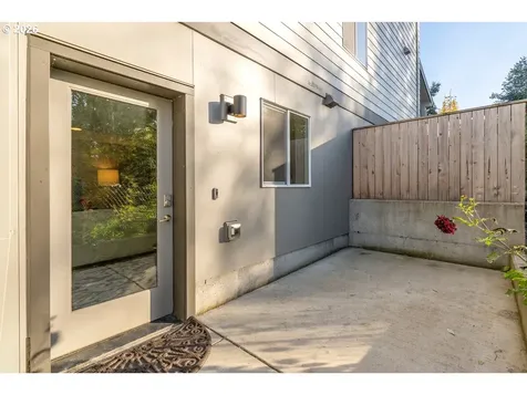1336 NE Holland Street Portland OR 97211