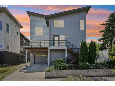 1336 NE Holland Street Portland OR 97211