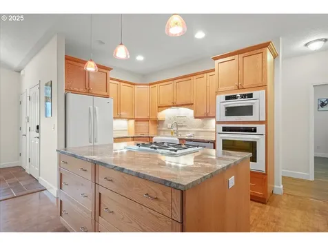 2002 35th Street Washougal WA 98671
