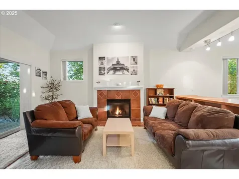 2002 35th Street Washougal WA 98671