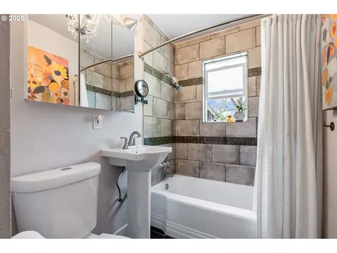 163 NE 8th Avenue Hillsboro OR 97124