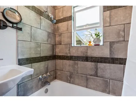 163 NE 8th Avenue Hillsboro OR 97124