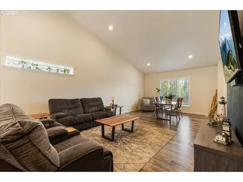 254 E I Street Vernonia OR 97064