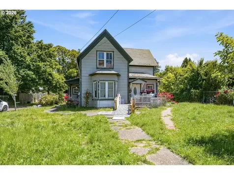 1737 SE Mill Street Roseburg OR 97470