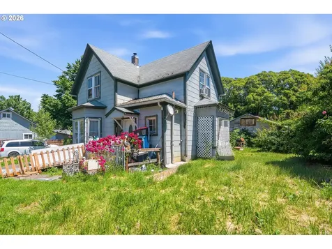 1737 SE Mill Street Roseburg OR 97470