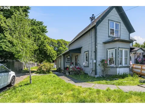 1737 SE Mill Street Roseburg OR 97470