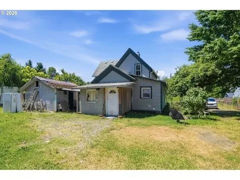 1737 SE Mill Street Roseburg OR 97470