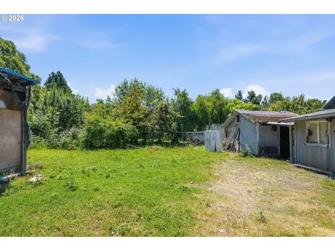 1737 SE Mill Street Roseburg OR 97470