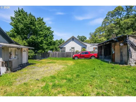 1737 SE Mill Street Roseburg OR 97470